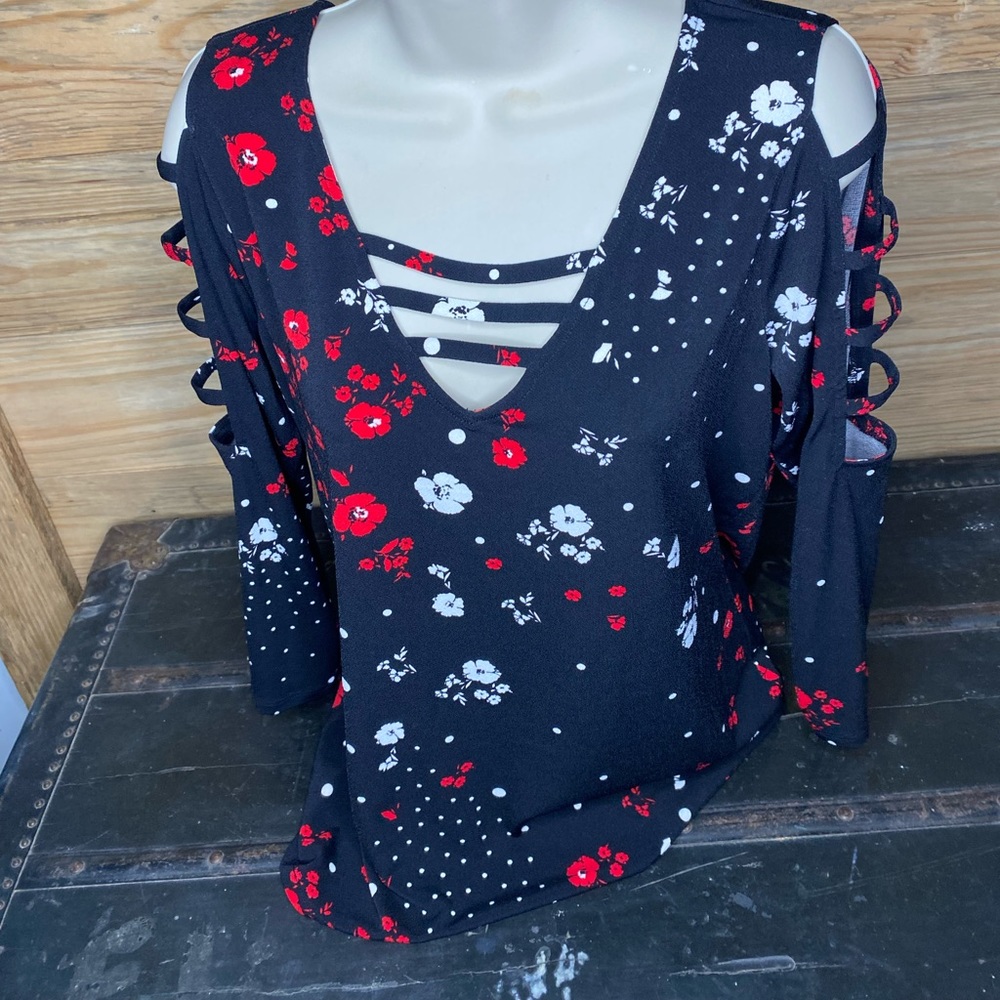 Floral Cut out Blouse